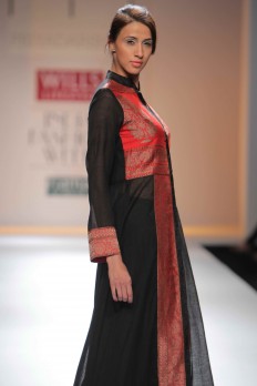 Priyadarshini-Rao-autumn-winter-2012-Wills-Lifestyle-India-Fashion-Week-WIFW-2012-beStylish_com-Stylopedia-35-232x348