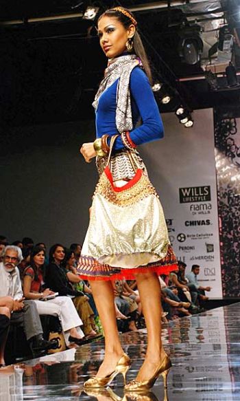 Aki Narula - Fashion Designer Profile